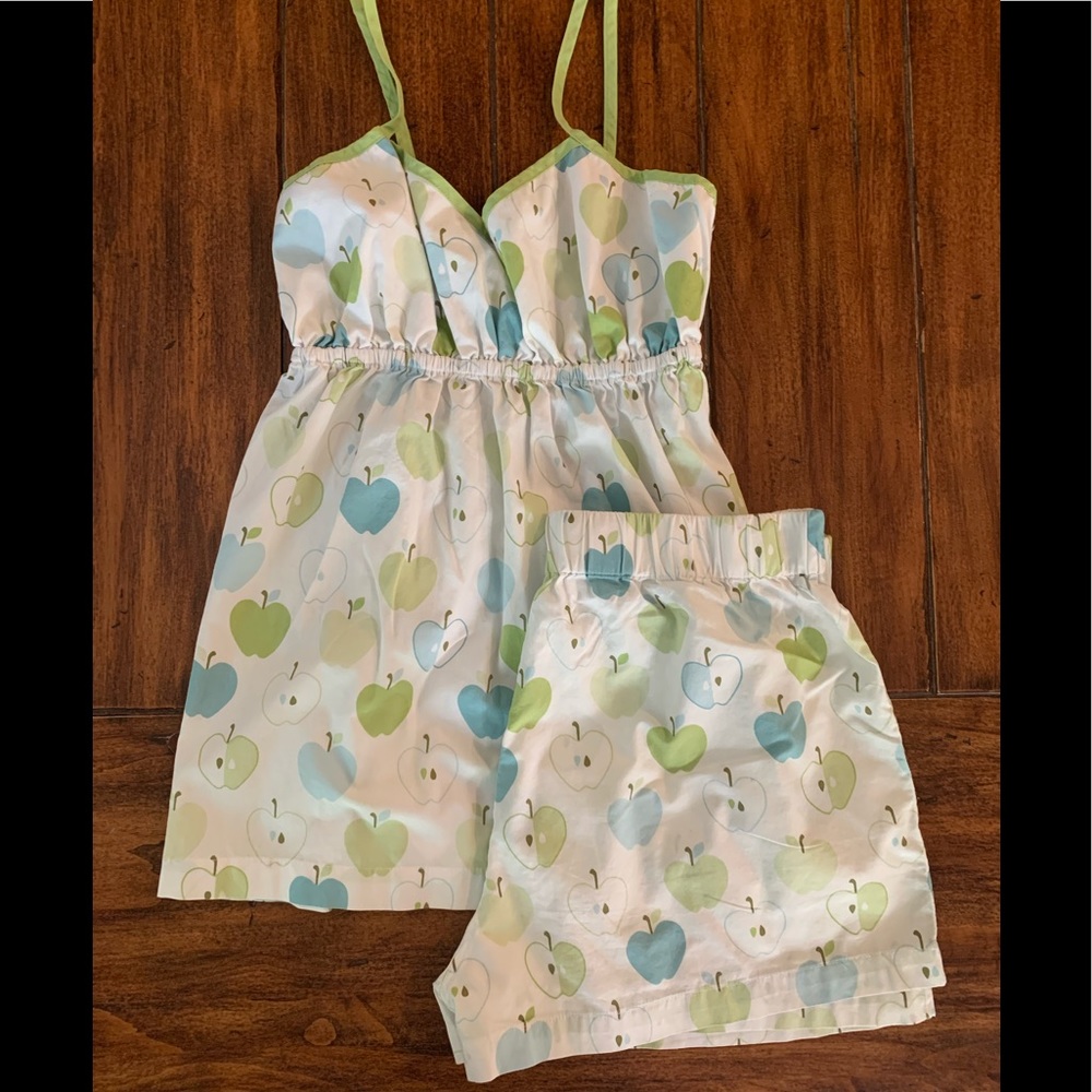 Threejnyc 100% cotton pajama set with apples 🍏